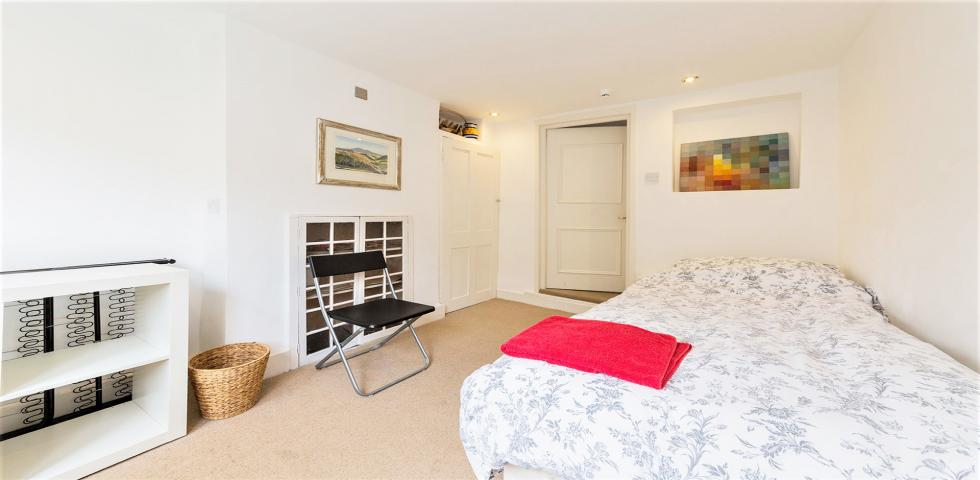 Suitable For Sharers Netherall Gardens, Hampstead